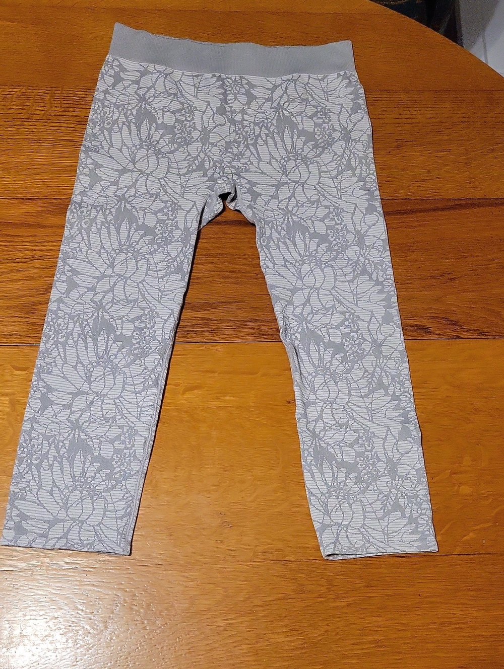 Fabletics Light Gray Floral-Print Leggings